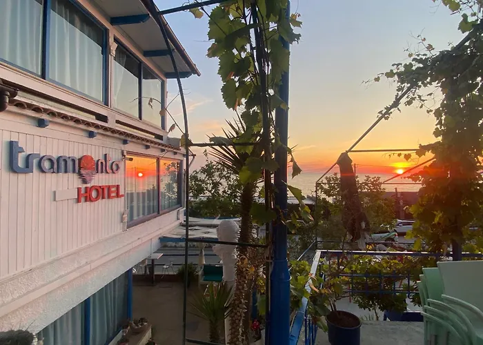 Tramonto Hotel *